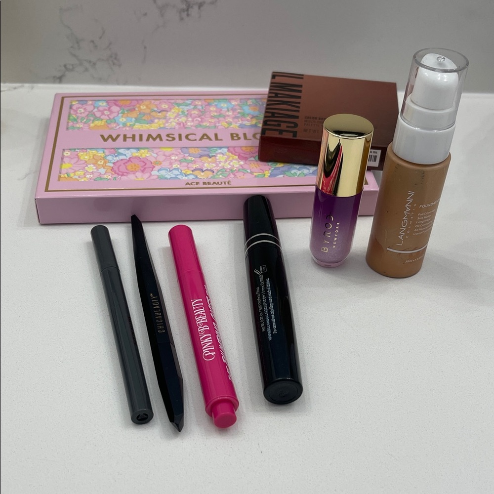 Brand new makeup bundle